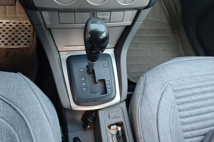 Used Ford Focus 2013 Hatchback Classic 1.8L Automatic Base Model Gear Lever