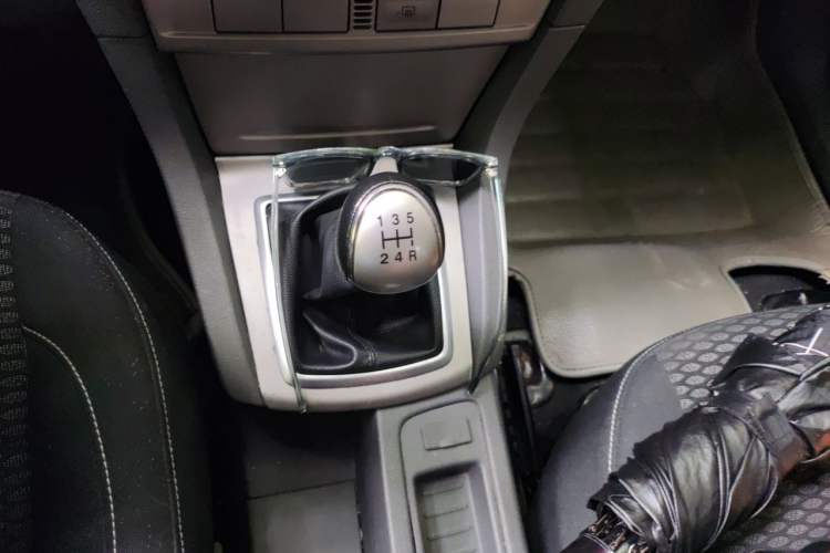 Used Ford Focus 2013 Hatchback Classic 1.8L Manual Base Model Gear Lever
