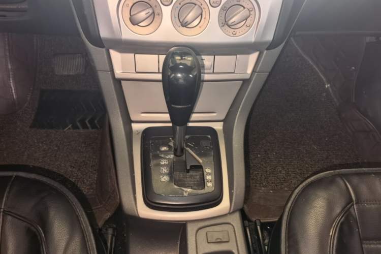 Used Ford Focus 2013 Hatchback Classic 1.8L Automatic Base Model Gear Lever