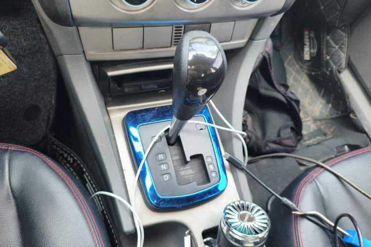 Used Ford Focus 2013 Hatchback Classic 1.8L Automatic Millionth Anniversary Edition Gear Lever