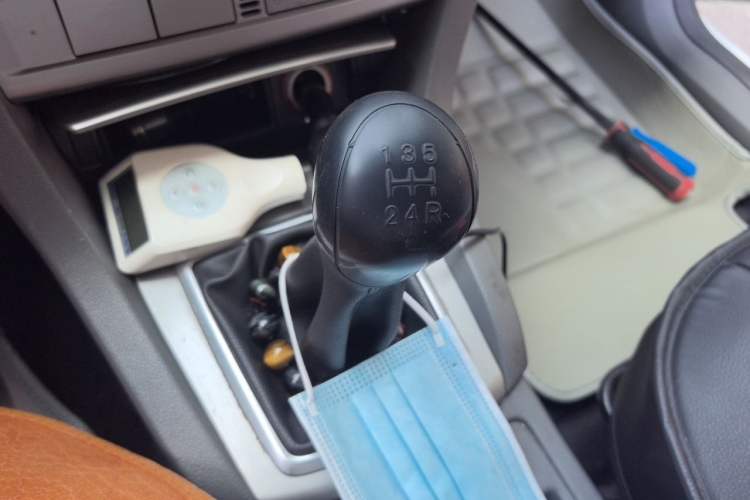 Used Ford Focus 2013 Hatchback Classic 1.8L Manual Base Model Gear Lever