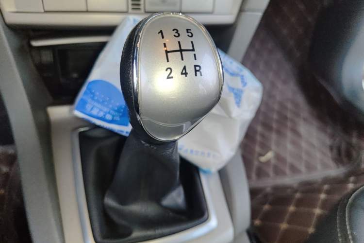 Used Ford Focus 2013 Hatchback Classic 1.8L Manual Base Model Gear Lever