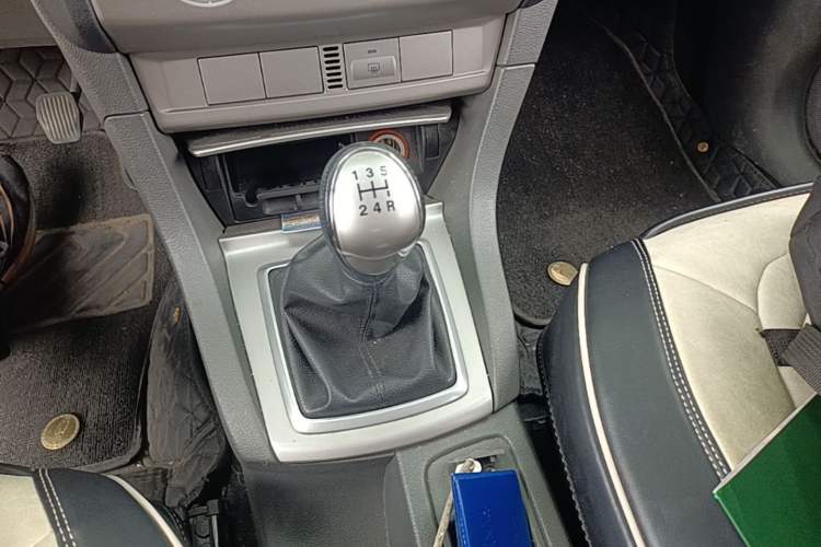 Used Ford Focus 2013 Hatchback Classic 1.8L Manual Base Model Gear Lever