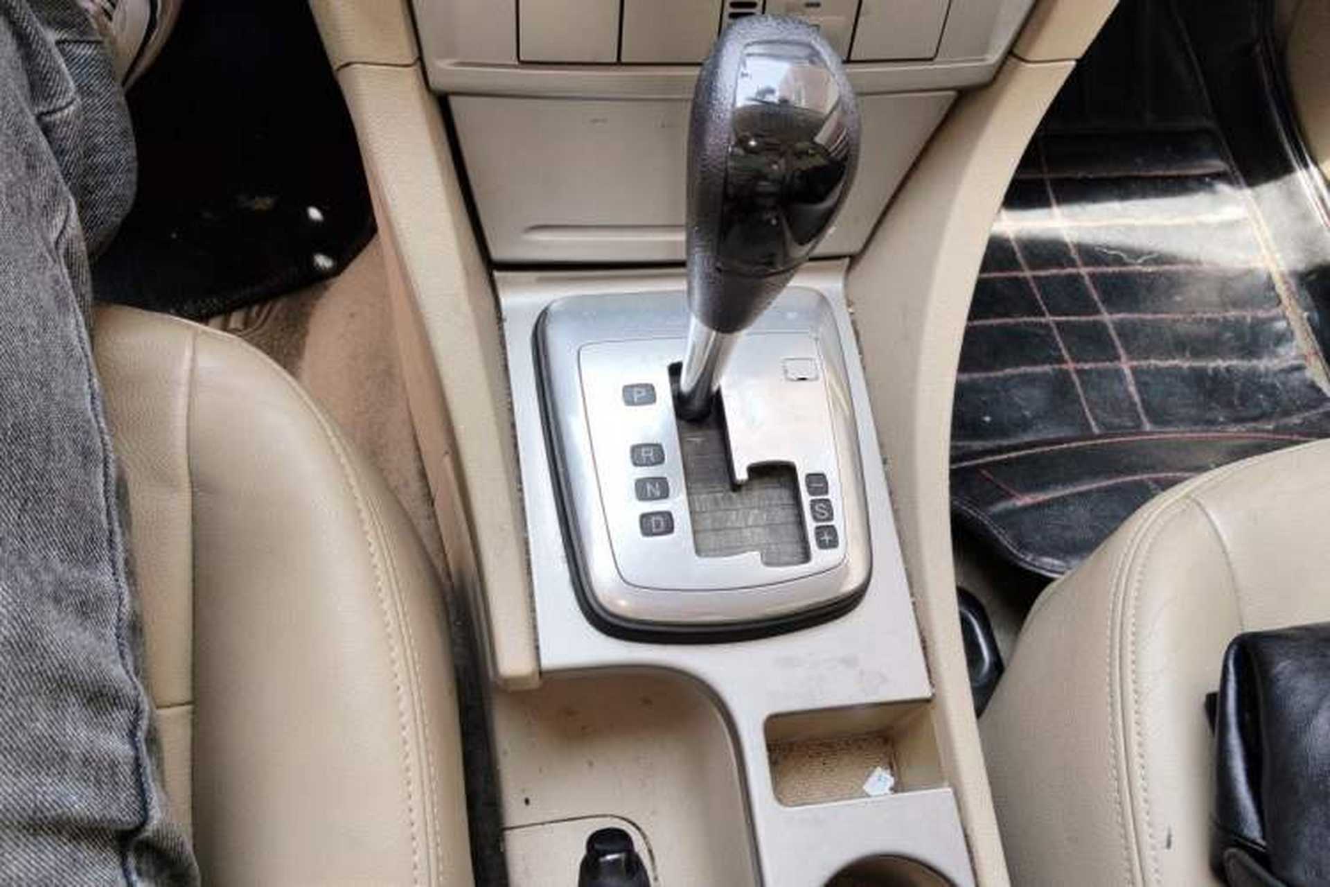 Used Ford Focus 2013 Hatchback Classic 1.8L Automatic Fashion Edition Gear Lever