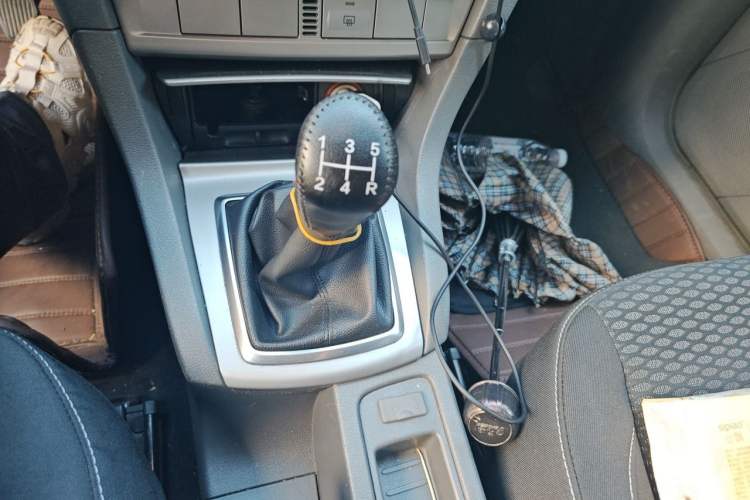 Used Ford Focus 2013 Hatchback Classic 1.8L Manual Base Model Gear Lever