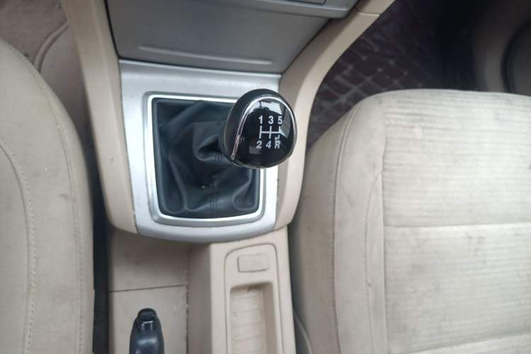 Used Ford Focus 2013 Sedan Classic 1.8L Manual Base Model Gear Lever