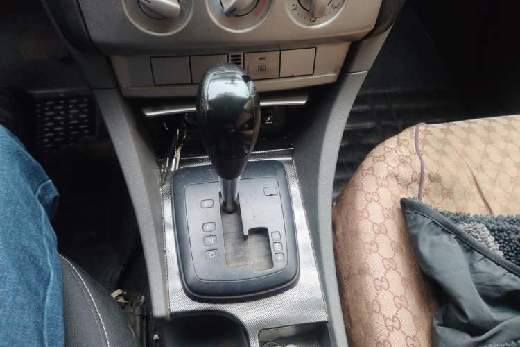 Used Ford Focus 2013 Hatchback Classic 1.8L Automatic Base Model Gear Lever