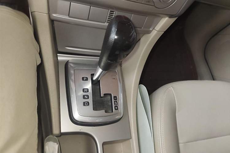 Used Ford Focus 2013 Hatchback Classic 1.8L Automatic Fashion Edition Gear Lever