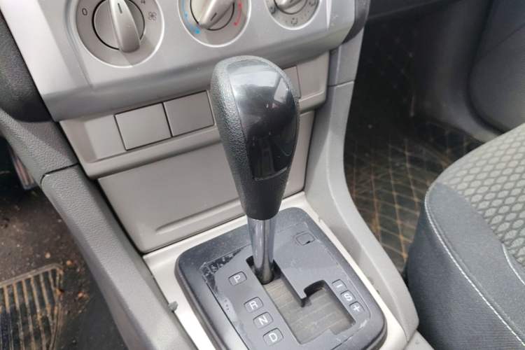 Used Ford Focus 2013 Hatchback Classic 1.8L Automatic Base Model Gear Lever