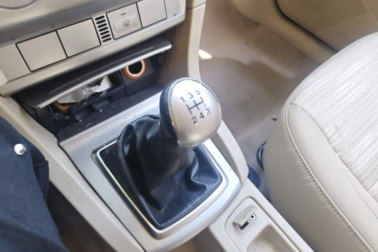 Used Ford Focus 2013 Sedan Classic 1.8L Manual Base Model Gear Lever