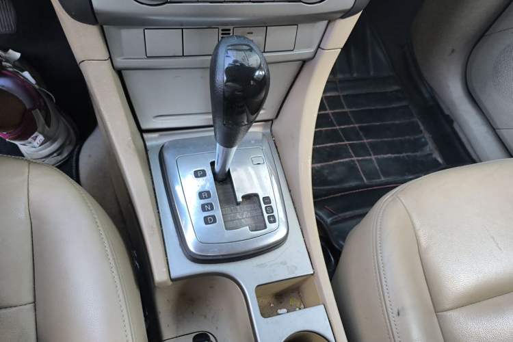 Used Ford Focus 2013 Hatchback Classic 1.8L Automatic Fashion Edition Gear Lever