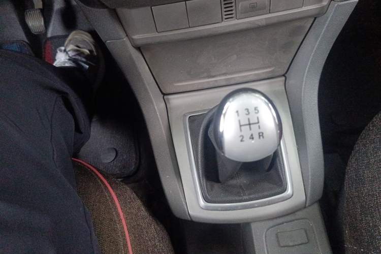 Used Ford Focus 2013 Hatchback Classic 1.8L Manual Base Model Gear Lever
