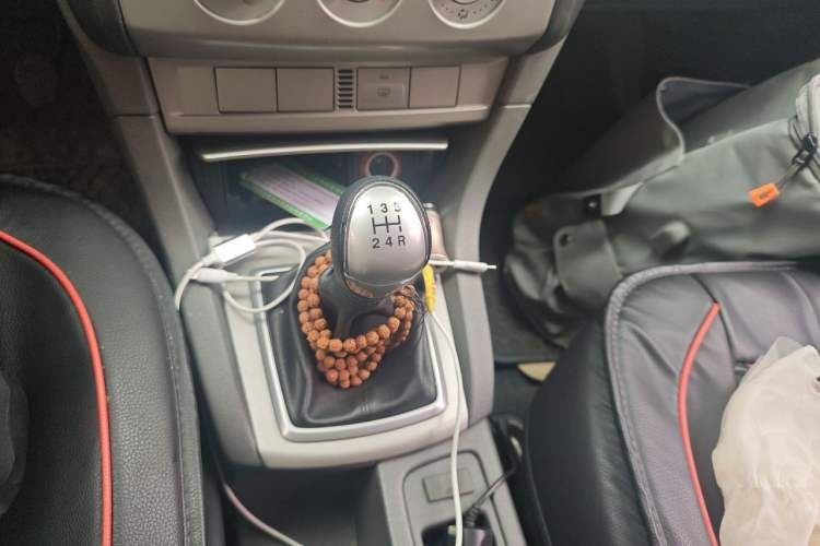 Used Ford Focus 2013 Hatchback Classic 1.8L Manual Base Model Gear Lever