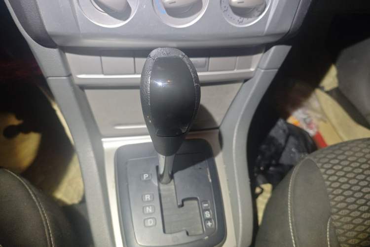 Used Ford Focus 2013 Hatchback Classic 1.8L Automatic Base Model Gear Lever
