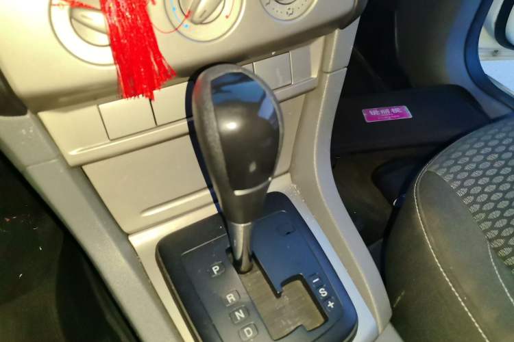 Used Ford Focus 2013 Hatchback Classic 1.8L Automatic Base Model Gear Lever