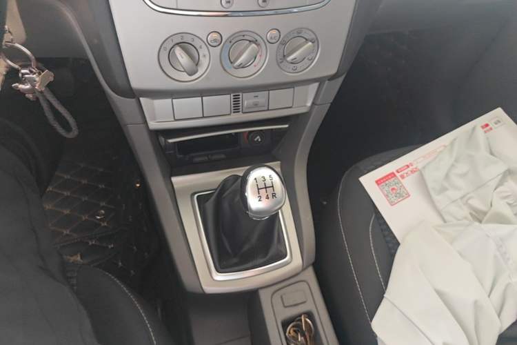 Used Ford Focus 2013 Hatchback Classic 1.8L Manual Base Model Gear Lever