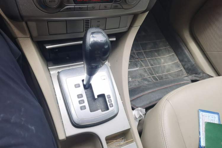 Used Ford Focus 2013 Hatchback Classic 1.8L Automatic Fashion Edition Gear Lever