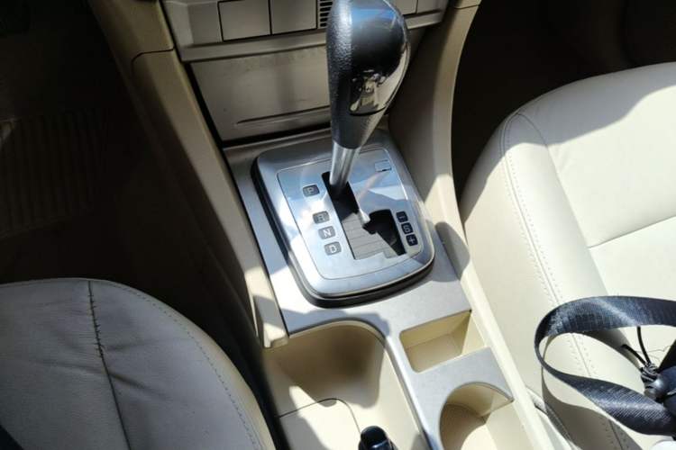 Used Ford Focus 2013 Hatchback Classic 1.8L Automatic Fashion Edition Gear Lever