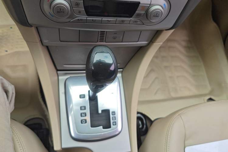 Used Ford Focus 2013 Hatchback Classic 1.8L Automatic Fashion Edition Gear Lever