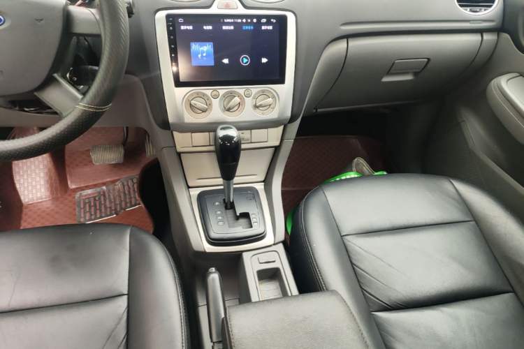 Used Ford Focus 2013 Hatchback Classic 1.8L Automatic Base Model Gear Lever