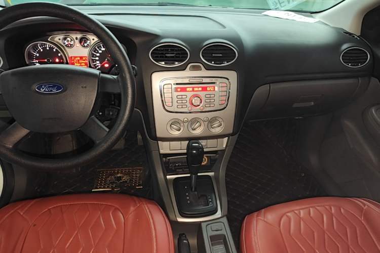 Used Ford Focus 2013 Hatchback Classic 1.8L Automatic Base Model Gear Lever