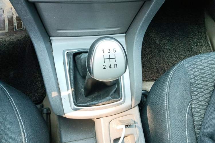 Used Ford Focus 2013 Hatchback Classic 1.8L Manual Base Model Gear Lever