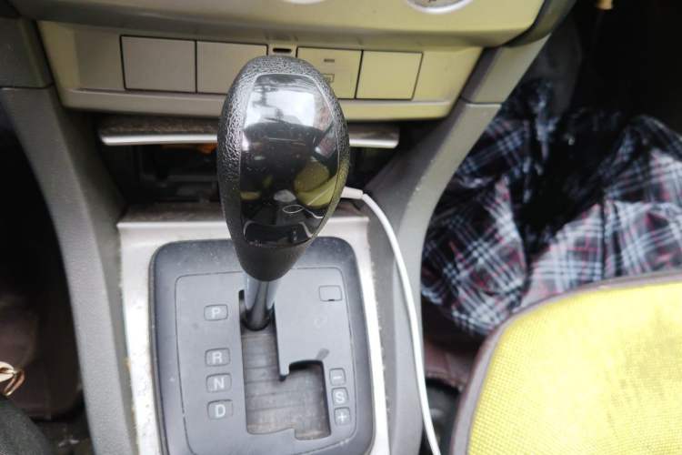 Used Ford Focus 2013 Hatchback Classic 1.8L Automatic Base Model Gear Lever