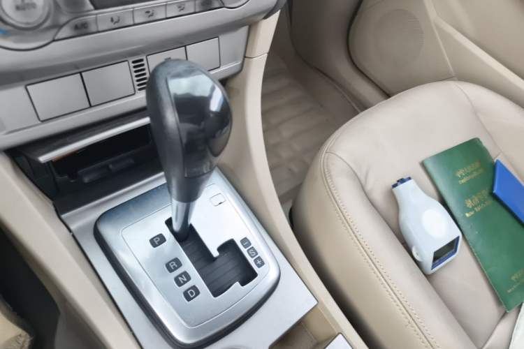 Used Ford Focus 2013 Sedan Classic 1.8L Automatic Fashion Edition Gear Lever
