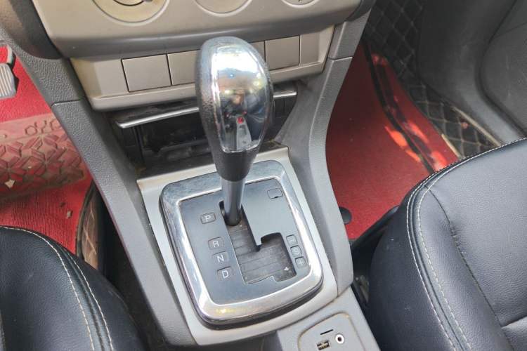 Used Ford Focus 2013 Hatchback Classic 1.8L Automatic Base Model Gear Lever