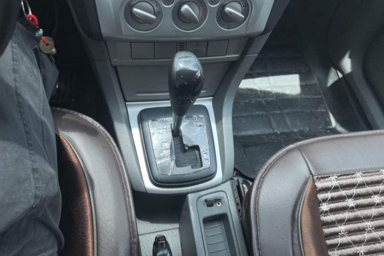 Used Ford Focus 2013 Hatchback Classic 1.8L Automatic Base Model Gear Lever