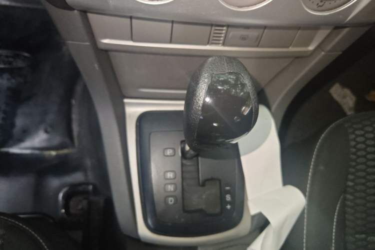 Used Ford Focus 2013 Hatchback Classic 1.8L Automatic Base Model Gear Lever