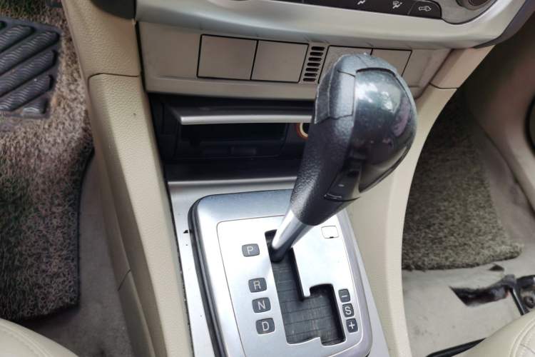 Used Ford Focus 2013 Hatchback Classic 1.8L Automatic Fashion Edition Gear Lever