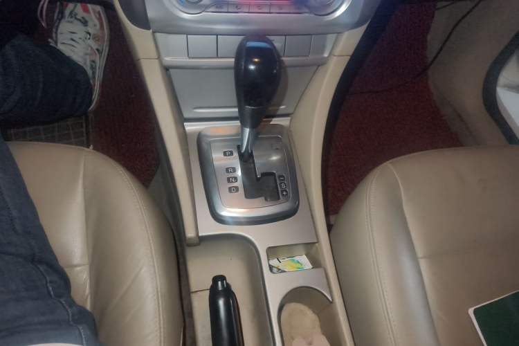 Used Ford Focus 2013 Hatchback Classic 1.8L Automatic Fashion Edition Gear Lever