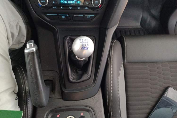 Used Ford Focus 2013 2.0T ST Standard Edition Gear Lever