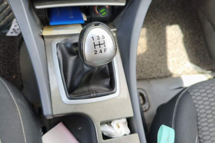 Used Ford Focus 2013 Hatchback Classic 1.8L Manual Base Model Gear Lever