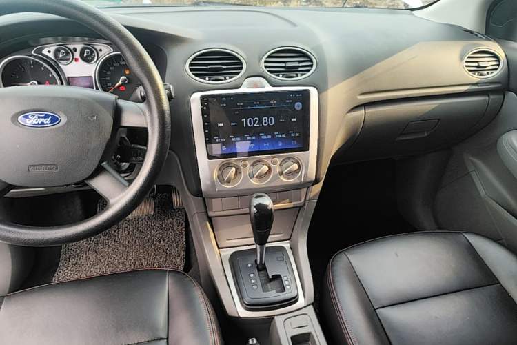 Used Ford Focus 2013 Hatchback Classic 1.8L Automatic Base Model Gear Lever