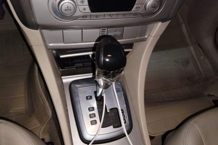 Used Ford Focus 2013 Hatchback Classic 1.8L Automatic Fashion Edition Gear Lever
