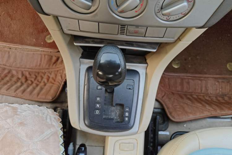 Used Ford Focus 2013 Sedan Classic 1.8L Automatic Base Model Gear Lever