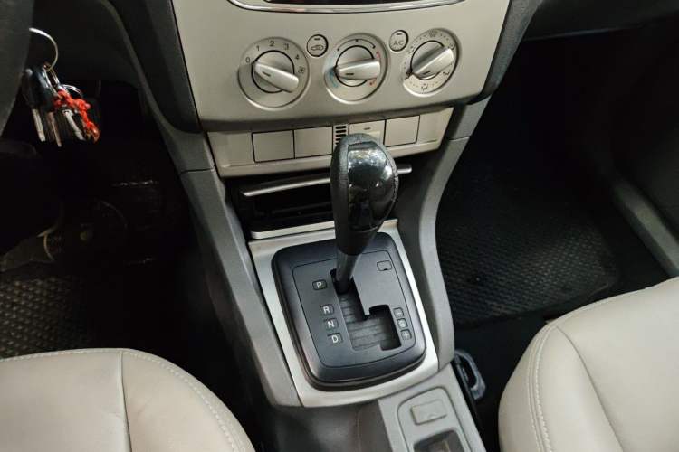 Used Ford Focus 2013 Hatchback Classic 1.8L Automatic Base Model Gear Lever