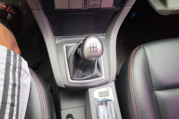Used Ford Focus 2013 Hatchback Classic 1.8L Manual Base Model Gear Lever
