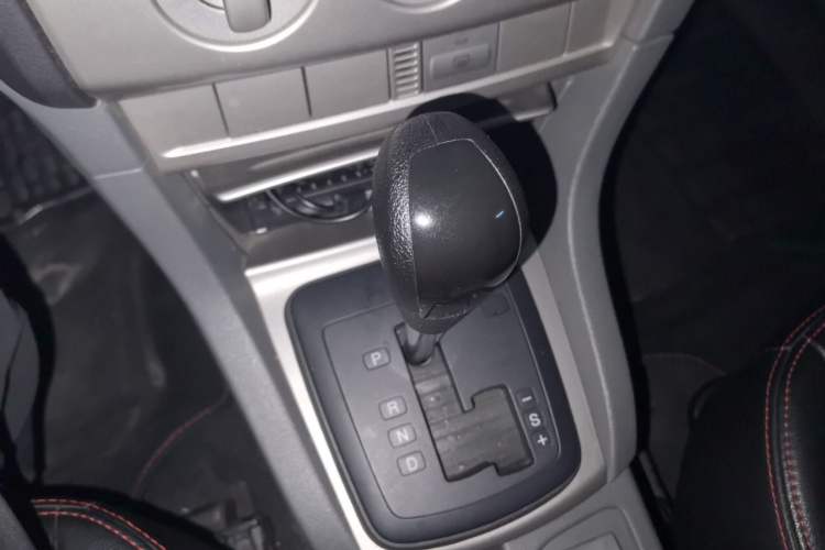 Used Ford Focus 2013 Hatchback Classic 1.8L Automatic Base Model Gear Lever