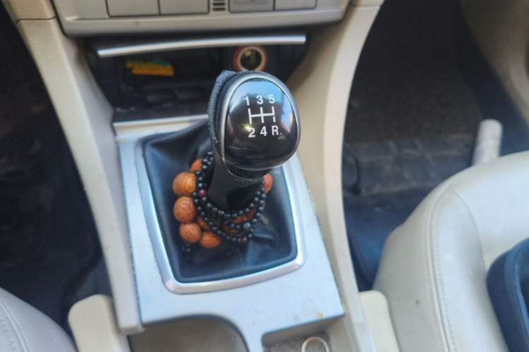 Used Ford Focus 2013 Hatchback Classic 1.8L Manual Fashion Edition Gear Lever