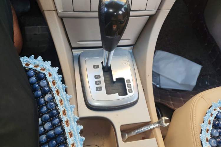 Used Ford Focus 2013 Sedan Classic 1.8L Automatic Fashion Edition Gear Lever