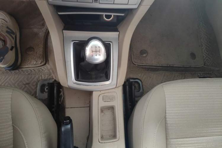 Used Ford Focus 2013 Sedan Classic 1.8L Manual Base Model Gear Lever