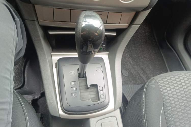 Used Ford Focus 2013 Hatchback Classic 1.8L Automatic Base Model Gear Lever