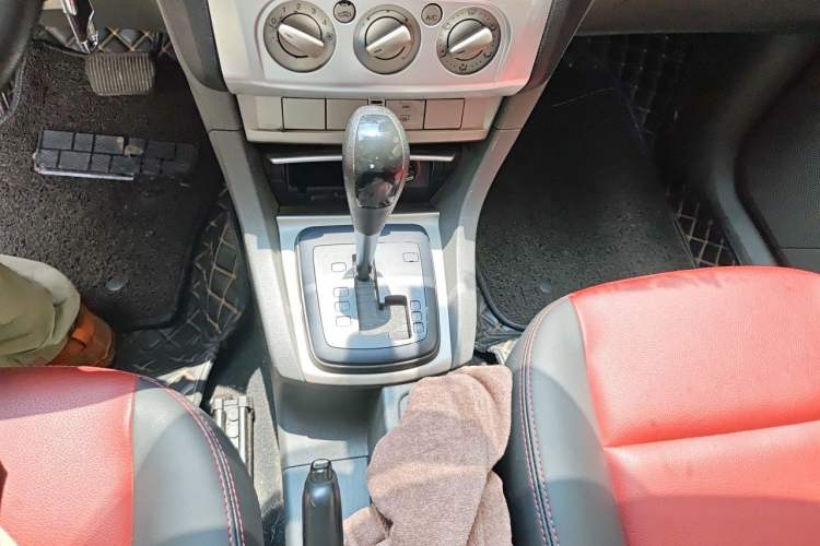 Used Ford Focus 2013 Hatchback Classic 1.8L Automatic Base Model Gear Lever