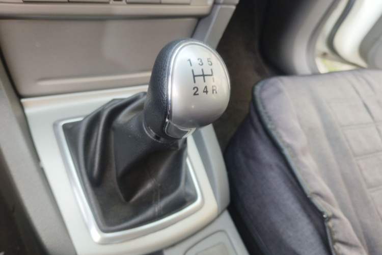 Used Ford Focus 2013 Hatchback Classic 1.8L Manual Base Model Gear Lever
