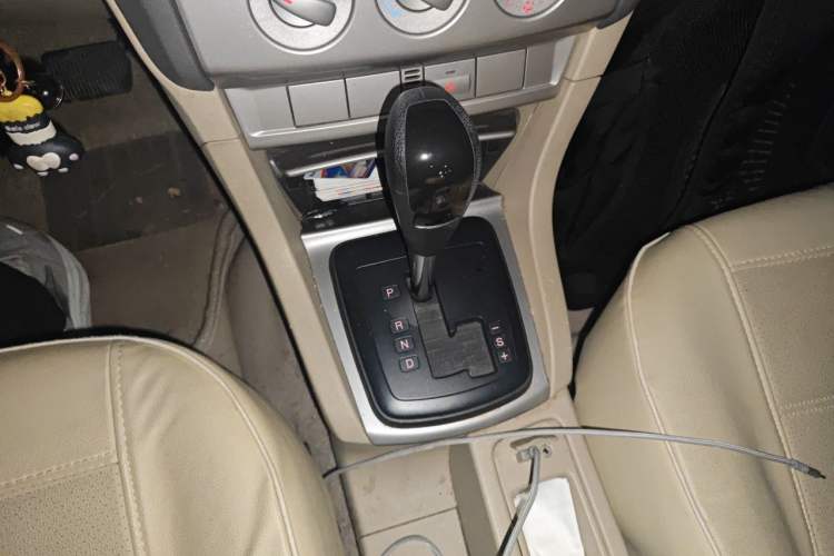 Used Ford Focus 2013 Sedan Classic 1.8L Automatic Base Model Gear Lever