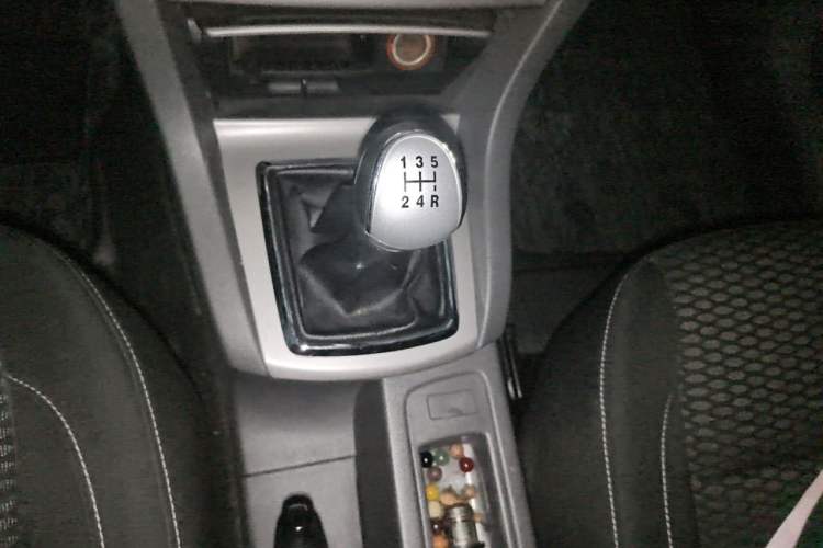 Used Ford Focus 2013 Hatchback Classic 1.8L Manual Base Model Gear Lever