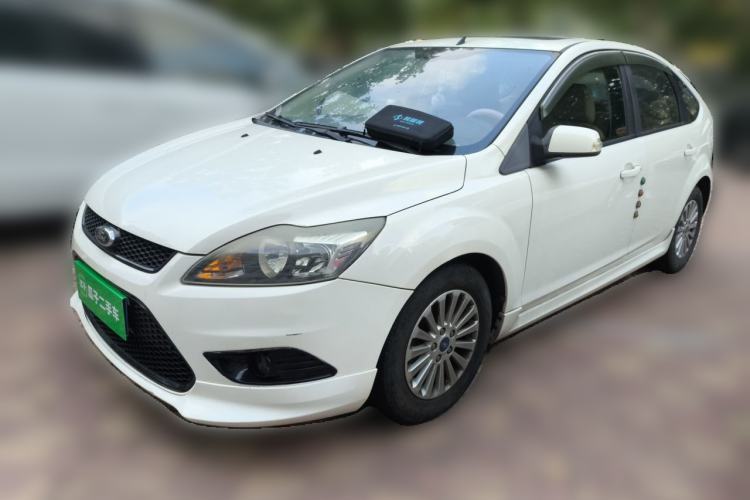 Używany Ford Focus 2013 Hatchback Classic 1.8L Automatic Fashion Edition Guazi used car, China used car export, Used car for sale, Used cars, Cheapest cars for sale